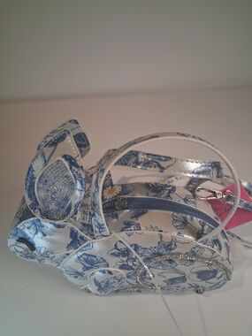 Betsey Johnson Hip-Hop Toile Bunny Handle Satchel Bag in Blue/White BJ38765A NWT